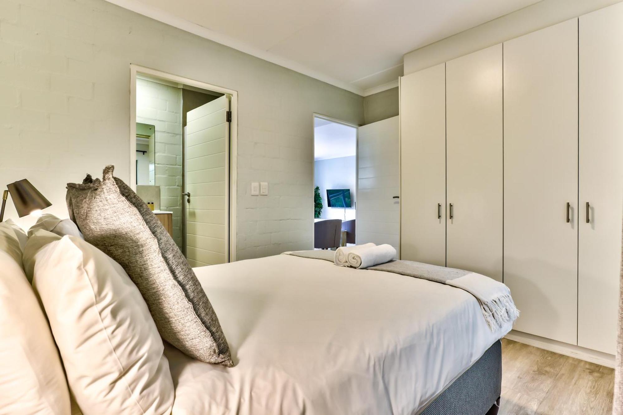 Wink Aparthotel Eaton Square Le Cap Extérieur photo
